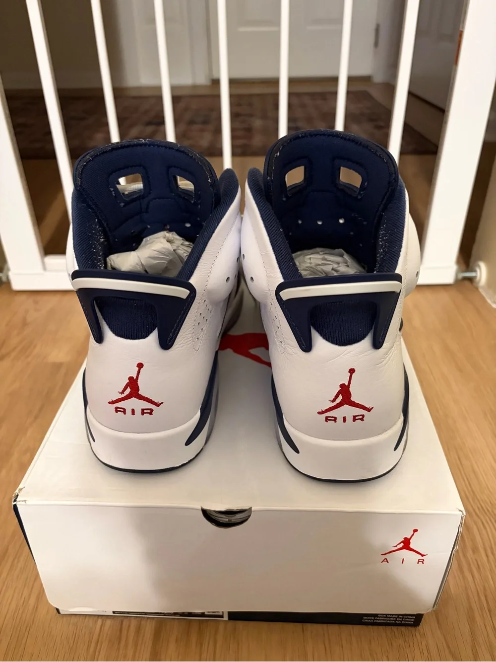 Jordan Retro 6 Basketball Shoes - Navy/White with Red Accent